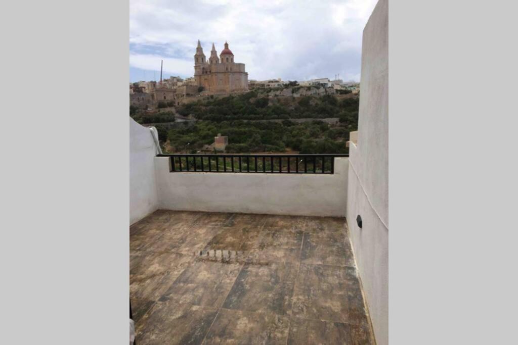 Mellieha Luxury Penthouse With Sea & Country Viewsアパートメント エクステリア 写真